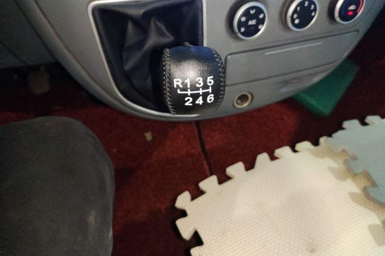 Used SAIC MAXUS Xintu V80  Gear Lever