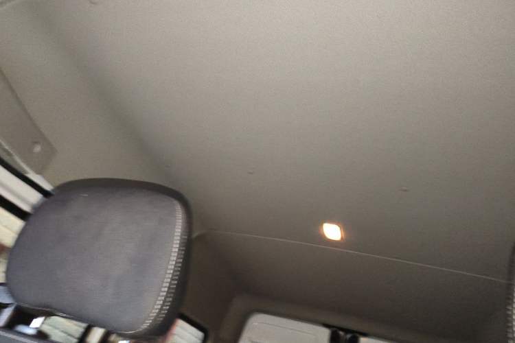 Used SAIC MAXUS Xintu V80  Headliner
