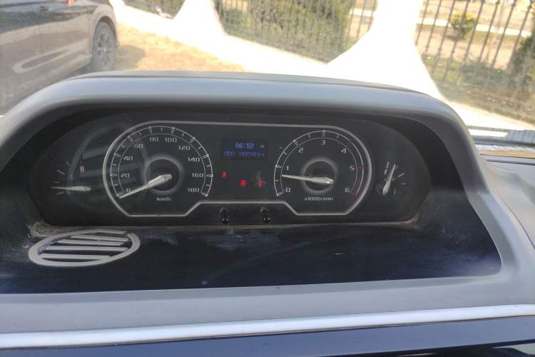 Used SAIC MAXUS Xintu V80 2020 2.5T Manual Classic City Delivery King Long Wheelbase Mid-Height 2/3 Seats Instrument Cluster
