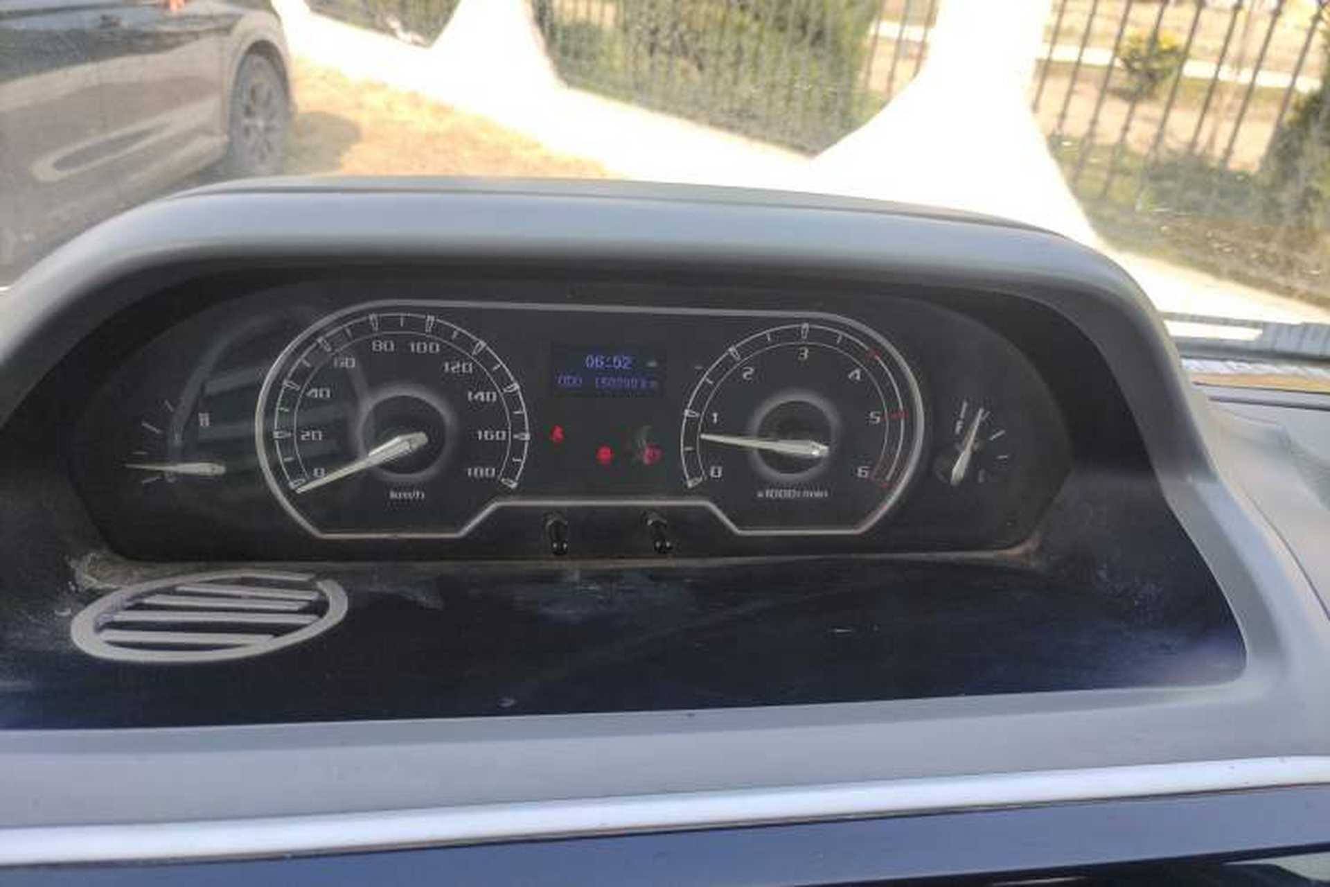 Used SAIC MAXUS Xintu V80 2020 2.5T Manual Classic City Delivery King Long Wheelbase Mid-Height 2/3 Seats Instrument Cluster