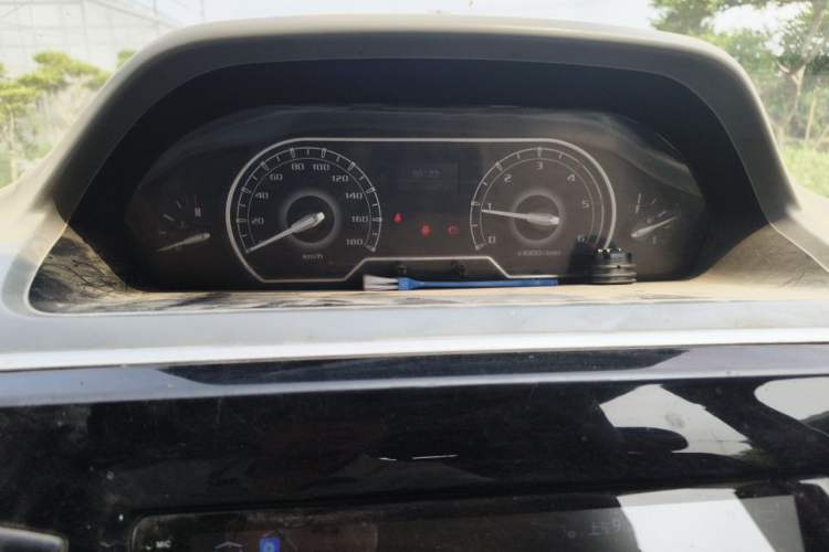 Used SAIC MAXUS Xintu V80  Instrument Cluster