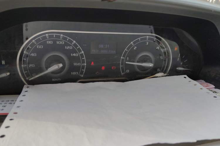 Used SAIC MAXUS Xintu V80 2020 2.5T Manual Classic City Delivery King Long Wheelbase Mid-Height 2/3 Seats Instrument Cluster