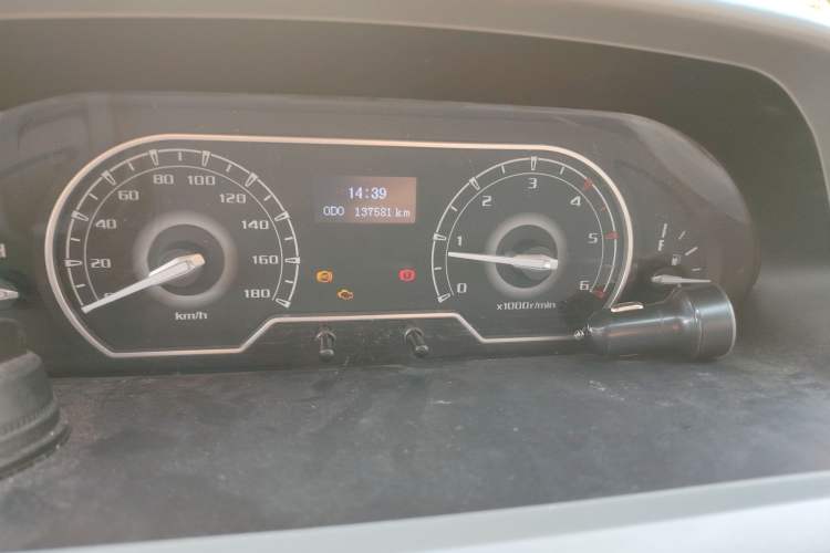 Used SAIC MAXUS Xintu V80 2020 2.5T Manual Classic City Delivery King Long Wheelbase Mid-Height 2/3 Seats Instrument Cluster