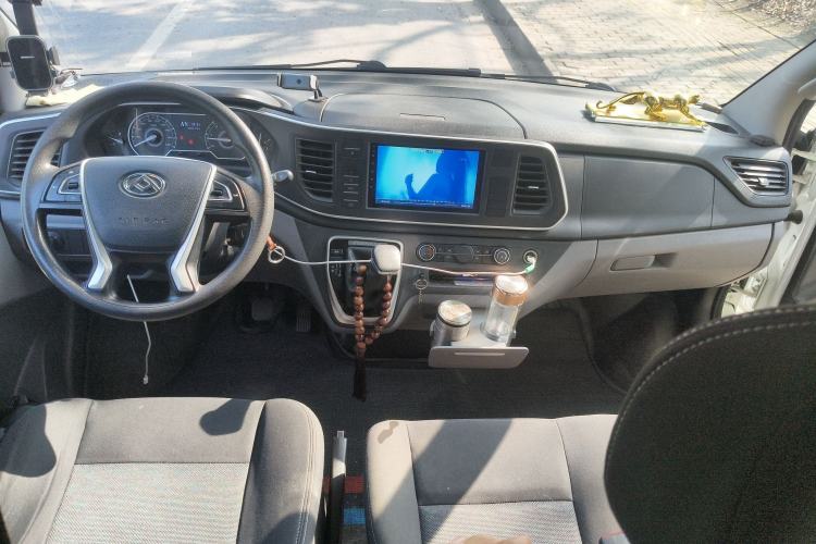 Used SAIC MAXUS Xintu V80 2020 2.0T AMT PLUS City Edition Short Wheelbase Ultra-Low Roof 5/6-Seater Interior 2