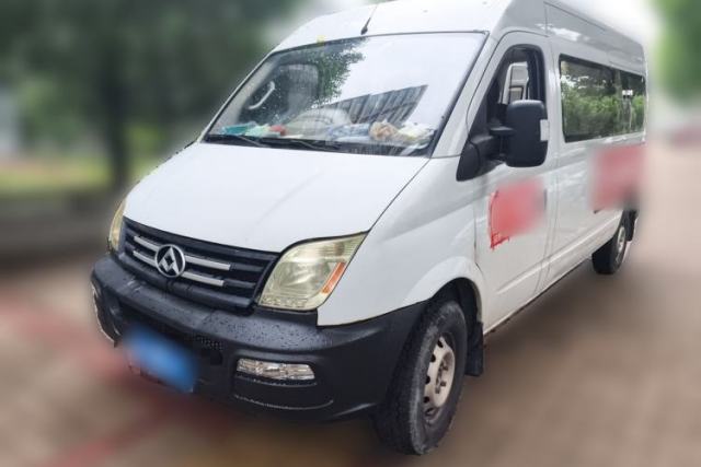 Ojetý SAIC MAXUS Xintu V80 2020 2.5T AMT Classic City Distribution King Long Wheelbase Mid-Roof Design – 2/3 Seats