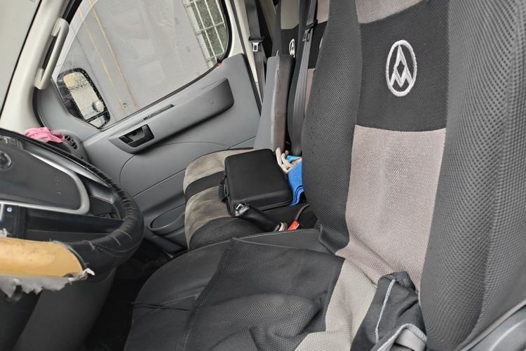 Used SAIC MAXUS Xintu V80  Left Front Seat