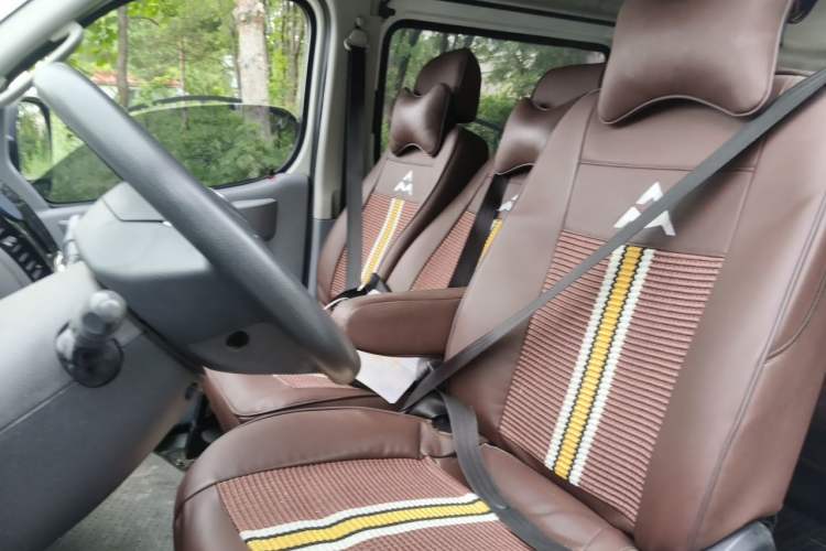 Used SAIC MAXUS Xintu V80 2020 2.0T Manual PLUS City Edition Short Wheelbase Ultra-Low Roof 5/6 Seats Left Front Seat