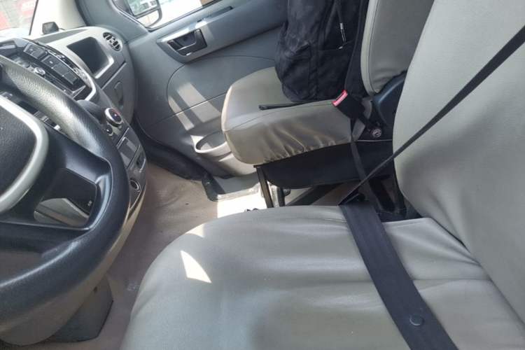 Used SAIC MAXUS Xintu V80 2020 2.0T AMT PLUS City Edition Short Wheelbase Ultra-Low Roof—7/8/9-Seater Left Front Seat