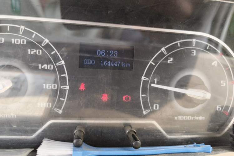 Used SAIC MAXUS Xintu V80  Odometer Close Up