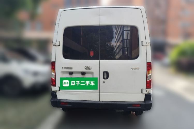 Used SAIC MAXUS Xintu V80 2020 2.5T Manual Classic City Delivery King Short Wheelbase Mid-Roof Design 2/3 Seats Rear