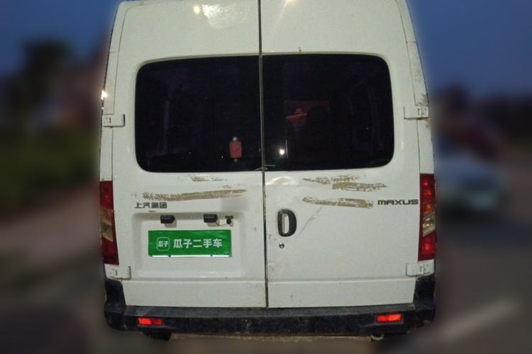 Used SAIC MAXUS Xintu V80 2020 2.5T Manual Classic City Delivery King Short Wheelbase Mid-Roof Design 2/3 Seats Rear