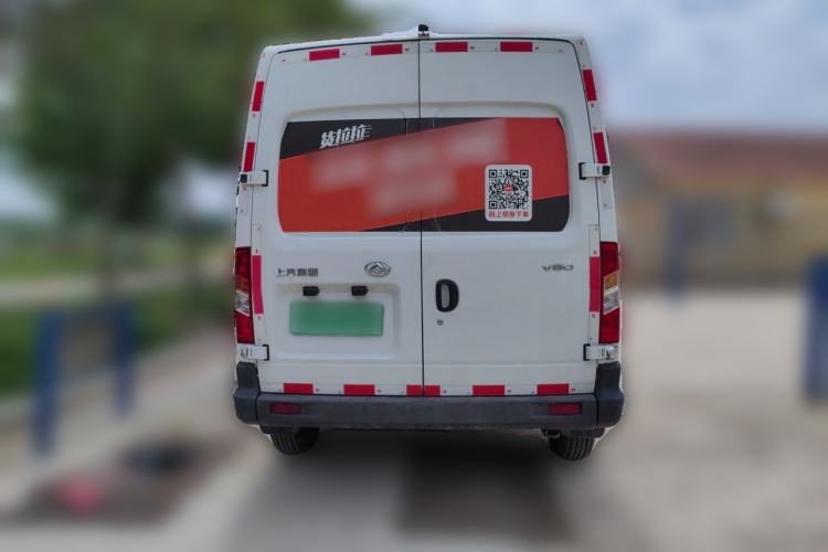 Used SAIC MAXUS Xintu V80 2020 2.5T Manual Classic City Delivery King Short Wheelbase Mid-Roof Design 2/3 Seats Rear