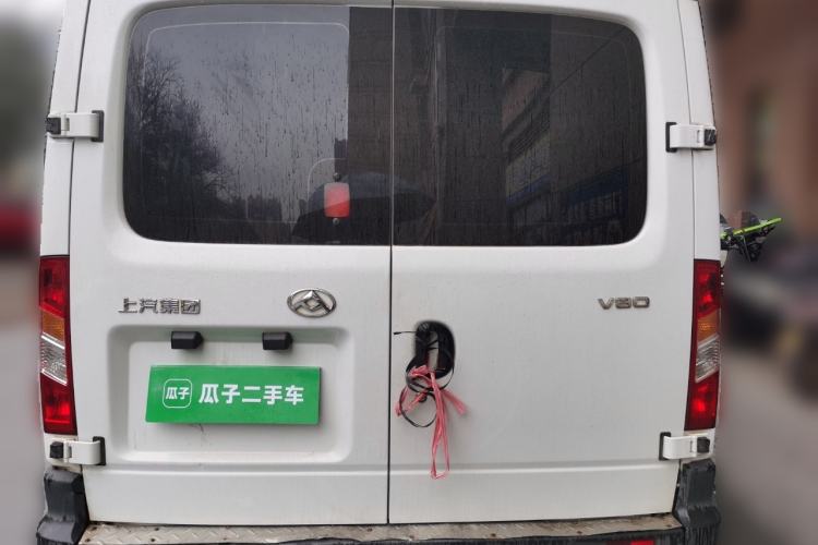 Used SAIC MAXUS Xintu V80 2020 2.5T Manual Classic City Delivery King Short Wheelbase Mid-Roof Design 2/3 Seats Rear