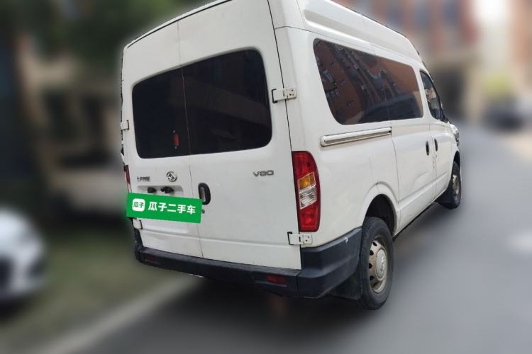 Used SAIC MAXUS Xintu V80 2020 2.5T Manual Classic City Delivery King Short Wheelbase Mid-Roof Design 2/3 Seats Rear Right 45 Deg