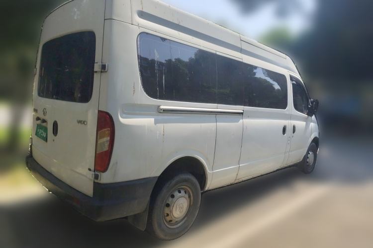 Used SAIC MAXUS Xintu V80 2020 2.5T Manual Classic City Delivery King Short Wheelbase Mid-Roof Design 2/3 Seats Rear Right 45 Deg