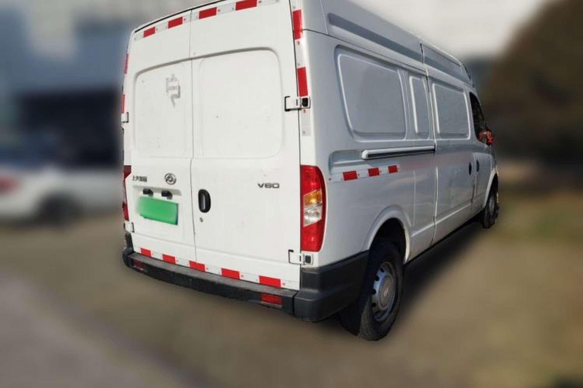 Used SAIC MAXUS Xintu V80 2020 2.5T Manual Classic City Delivery King Long Wheelbase Mid-Height 2/3 Seats Rear Right 45 Deg