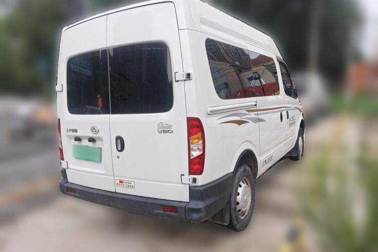 Used SAIC MAXUS Xintu V80 2020 2.5T Manual Classic City Delivery King Short Wheelbase Mid-Roof Design 2/3 Seats Rear Right 45 Deg