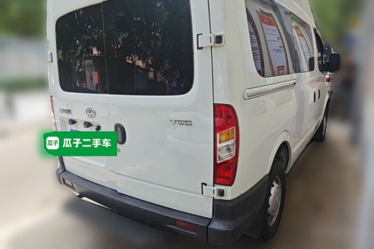 Used SAIC MAXUS Xintu V80 2020 2.5T Manual Classic City Delivery King Short Wheelbase Mid-Roof Design 2/3 Seats Rear Right 45 Deg