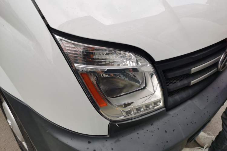 Used SAIC MAXUS Xintu V80  Right Front Headlight