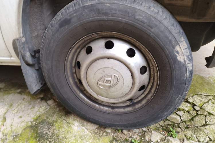 Used SAIC MAXUS Xintu V80  Right Front Wheel Hub