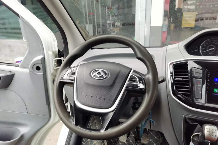 Used SAIC MAXUS Xintu V80  Steering Wheel