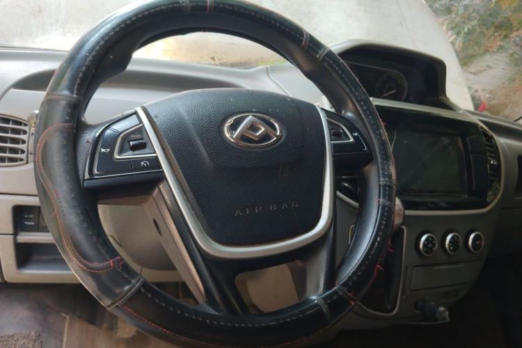 Used SAIC MAXUS Xintu V80 2020 2.5T Manual Classic City Delivery King Long Wheelbase Mid-Height 2/3 Seats Steering Wheel