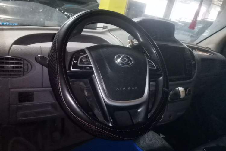 Used SAIC MAXUS Xintu V80 2020 2.5T Manual Classic City Delivery King Long Wheelbase Mid-Height 2/3 Seats Steering Wheel
