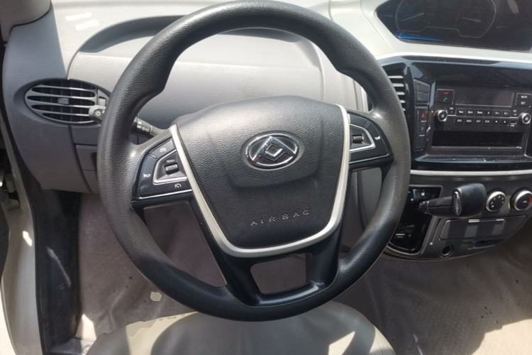 Used SAIC MAXUS Xintu V80 2020 2.0T AMT PLUS City Edition Short Wheelbase Ultra-Low Roof—7/8/9-Seater Steering Wheel