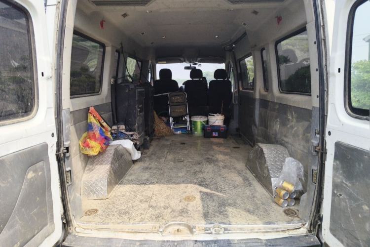 Used SAIC MAXUS Xintu V80  Trunk