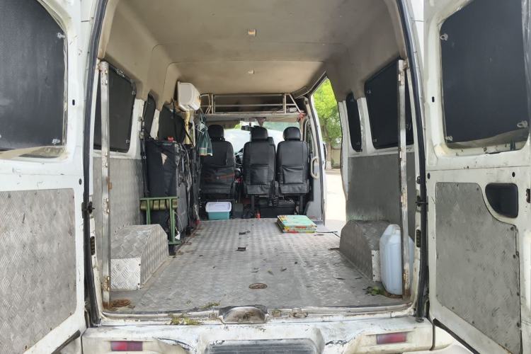 Used SAIC MAXUS Xintu V80  Trunk