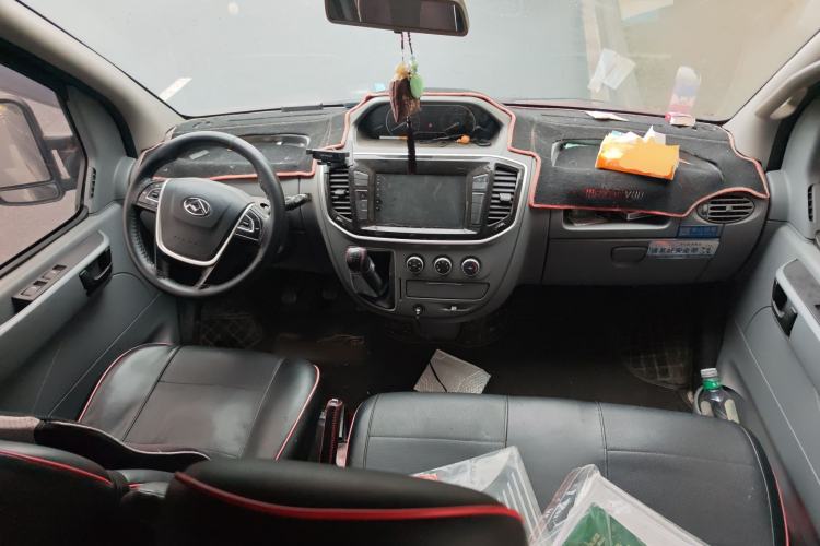 Used SAIC MAXUS Xintu V80 2021 2.0T Manual Classic Aoyuntong Long Wheelbase Mid-Roof 6/7/8/9-Seater Center Console