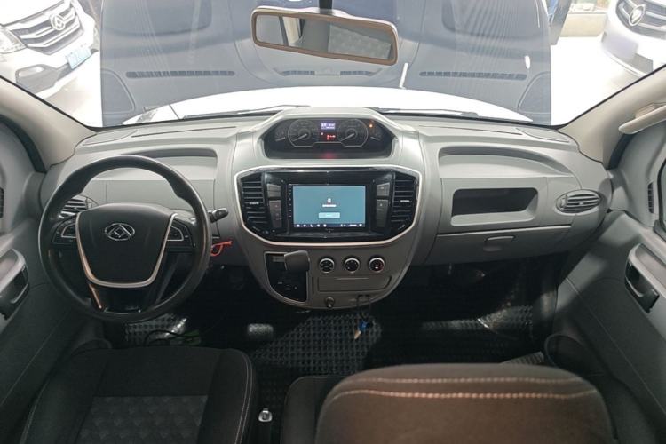 Used SAIC MAXUS Xintu V80 2021 2.0T AMT Classic Aoyuntong Long Wheelbase Mid-Roof 6/7/8/9-Seater Center Console