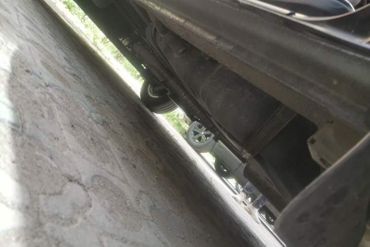 Used SAIC MAXUS Xintu V80  Chassis Front Right