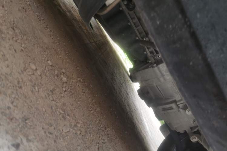 Used SAIC MAXUS Xintu V80  Chassis Front