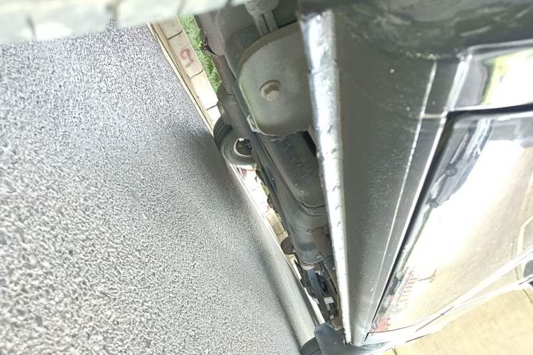 Used SAIC MAXUS Xintu V80  Chassis Rear Right