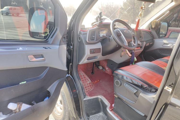 Used SAIC MAXUS Xintu V80 2021 2.0T PLUS AMT City Edition Short Wheelbase Ultra-Low Roof 5/6-Seater Driver Seat