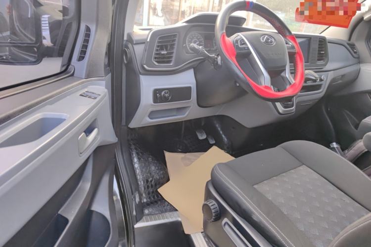 Used SAIC MAXUS Xintu V80 2021 2.0T PLUS AMT City Edition Short Wheelbase Ultra-Low Roof 5/6-Seater Driver Seat