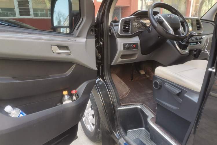 Used SAIC MAXUS Xintu V80  Driver Seat