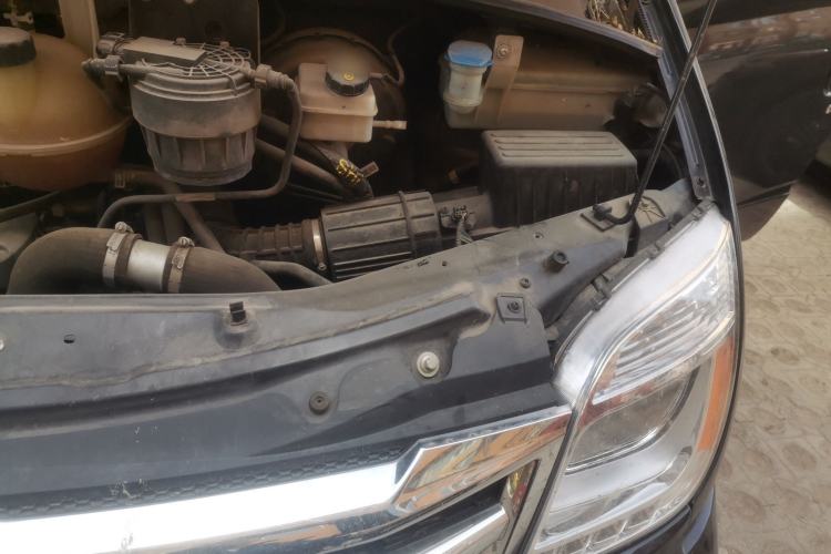 Used SAIC MAXUS Xintu V80  Engine Bay Left