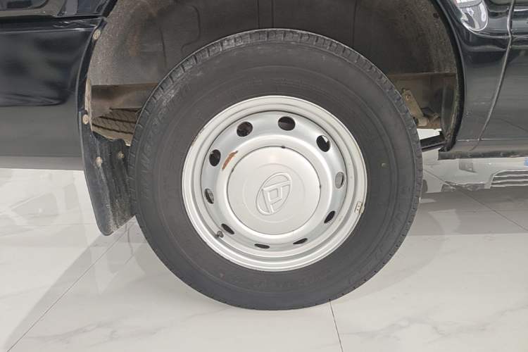 Used SAIC MAXUS Xintu V80 2021 2.0T AMT Classic Aoyuntong Long Wheelbase Mid-Roof 6/7/8/9-Seater Exterior 5