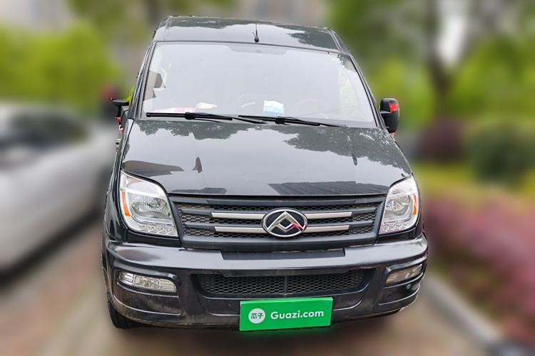 Used SAIC MAXUS Xintu V80 2021 2.0T PLUS Manual Commercial Version Short Wheelbase Mid-Roof 9-Seater Front