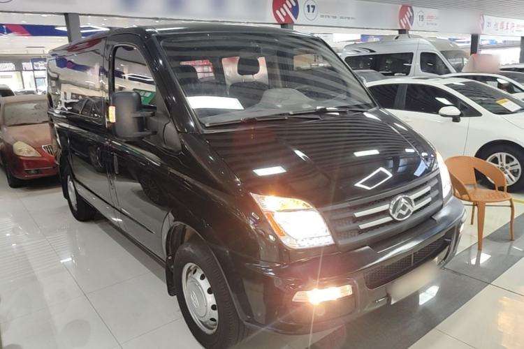 Used SAIC MAXUS Xintu V80 2021 2.0T Manual Classic Aoyuntong Short Wheelbase Ultra-Low Roof 5/6-Seater Front Right 45 Deg