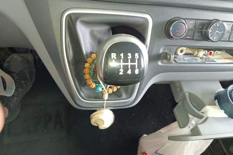 Used SAIC MAXUS Xintu V80  Gear Lever