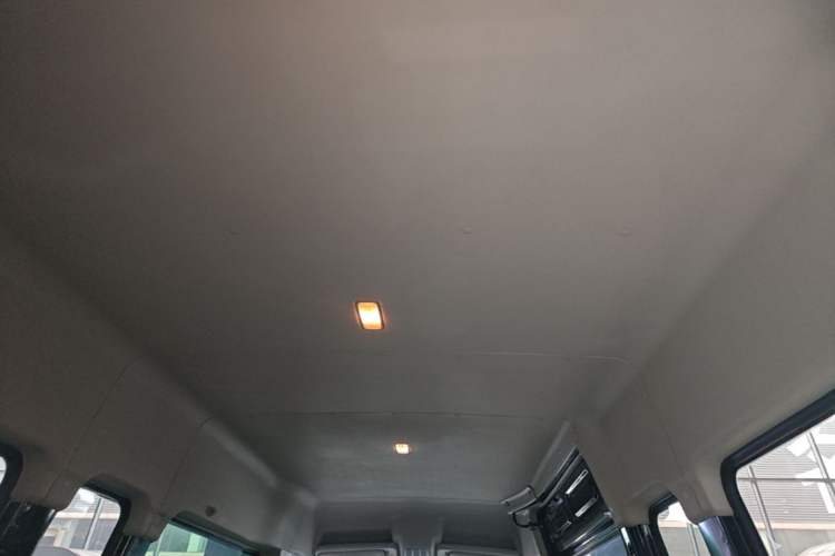 Used SAIC MAXUS Xintu V80 2021 2.0T AMT Classic Aoyuntong Long Wheelbase Mid-Roof 6/7/8/9-Seater Headliner