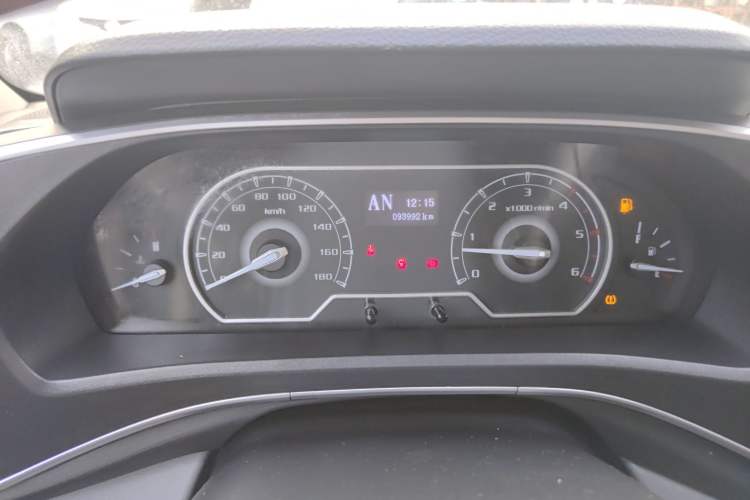 Used SAIC MAXUS Xintu V80 2021 2.0T PLUS AMT City Edition Short Wheelbase Ultra-Low Roof 5/6-Seater Instrument Cluster