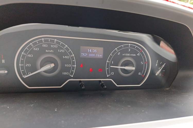Used SAIC MAXUS Xintu V80 2021 2.0T PLUS Manual Commercial Version Short Wheelbase Mid-Roof 9-Seater Instrument Cluster