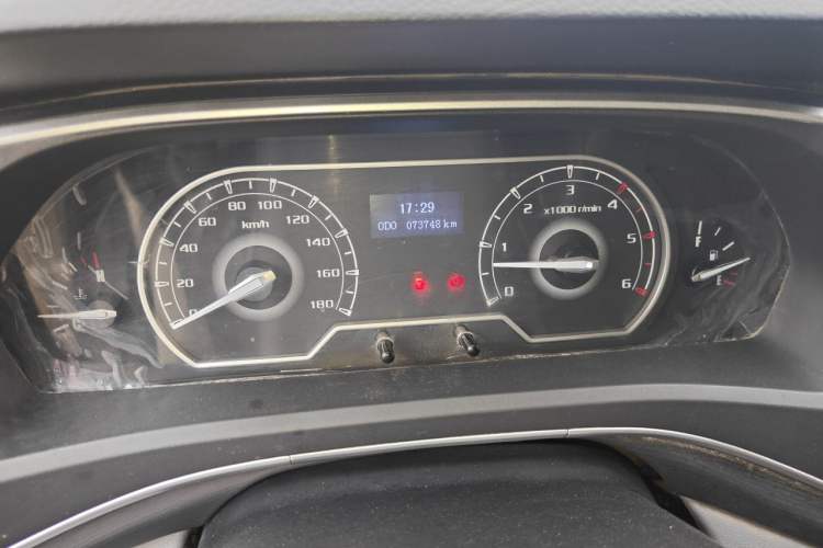 Used SAIC MAXUS Xintu V80 2021 2.0T PLUS Manual City Edition Short Wheelbase Ultra-Low Roof 5/6 Seats Instrument Cluster