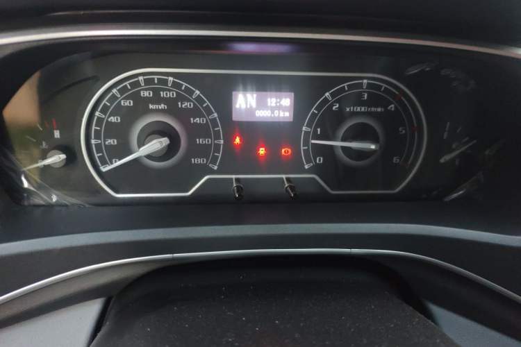 Used SAIC MAXUS Xintu V80 2021 2.0T PLUS AMT City Edition Short Wheelbase Ultra-Low Roof 5/6-Seater Instrument Cluster