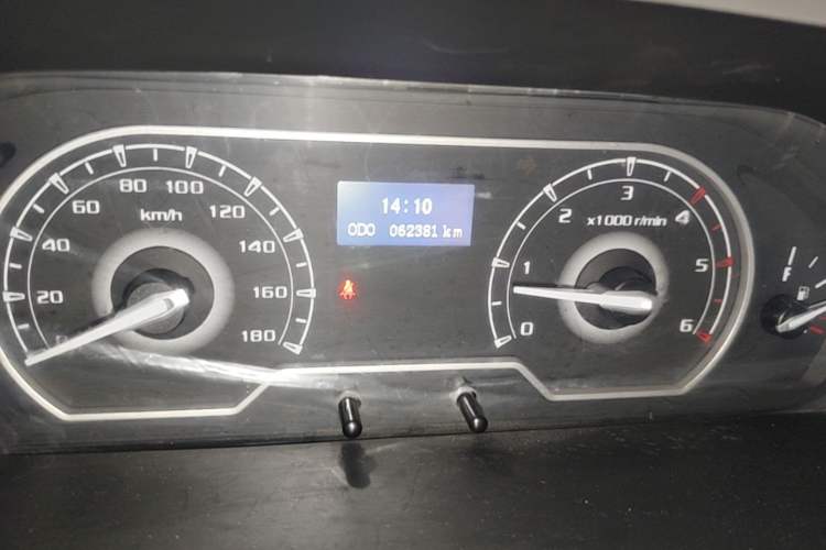 Used SAIC MAXUS Xintu V80 2021 2.0T Manual Classic Aoyuntong Short Wheelbase Ultra-Low Roof 5/6-Seater Instrument Cluster