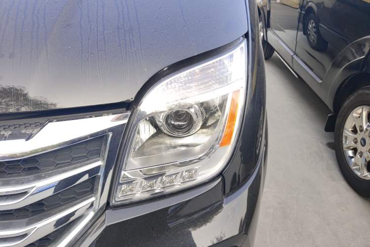 Used SAIC MAXUS Xintu V80 2021 2.0T PLUS AMT City Edition Short Wheelbase Ultra-Low Roof 5/6-Seater Left Front Headlight